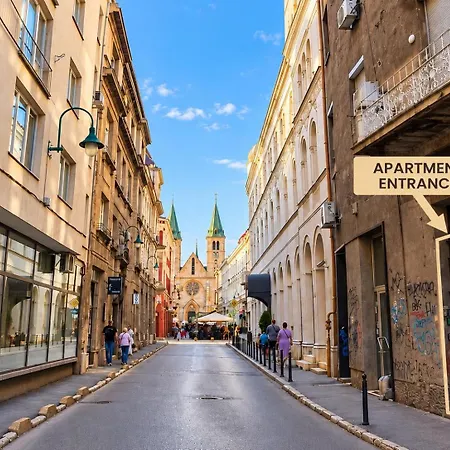City Center & Old Town - Free Parking - Self Check-In
